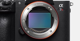 Otomatik Netlemeli α7R III 35mm Full Frame Fotoğraf Makinesi