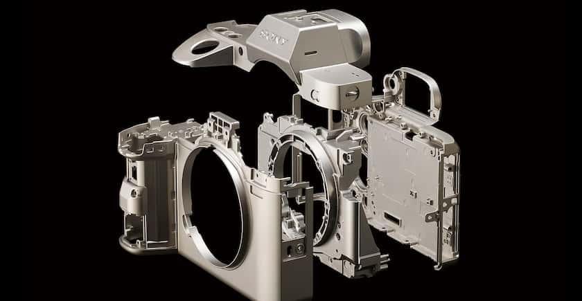 Otomatik Netlemeli α7R III 35mm Full Frame Fotoğraf Makinesi