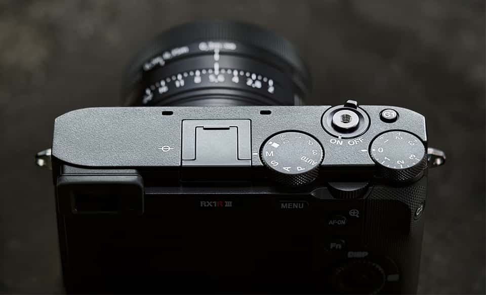Kompakt Fotoğraf Makinesi | RX1RIII | Sony Turkey