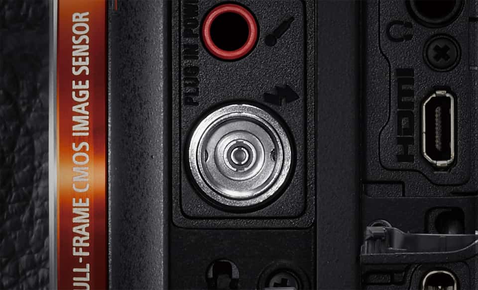 Otomatik Netlemeli α7R III 35mm Full Frame Fotoğraf Makinesi