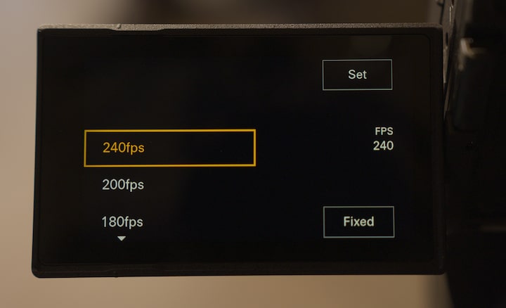FX5 kamera ayarları ekranında kare hızı seçeneklerinin görüntüsü, 240 FPS seçili.