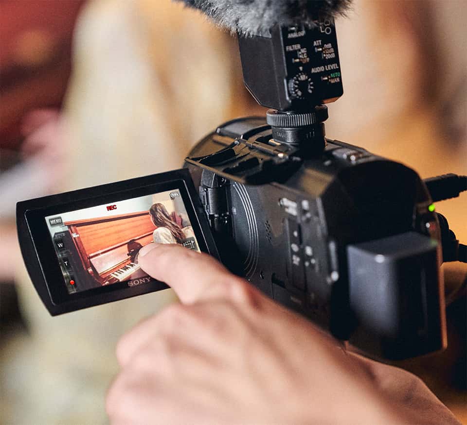 Exmor R™ CMOS sensörlü FDR-AX43 Handycam | Sony Turkey